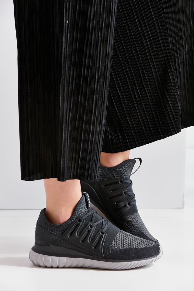 surco Preciso unos pocos adidas Tubular Radial Sneaker | Urban Outfitters