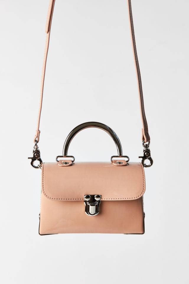 Sac à bandoulière en similicuir verni clouté #2