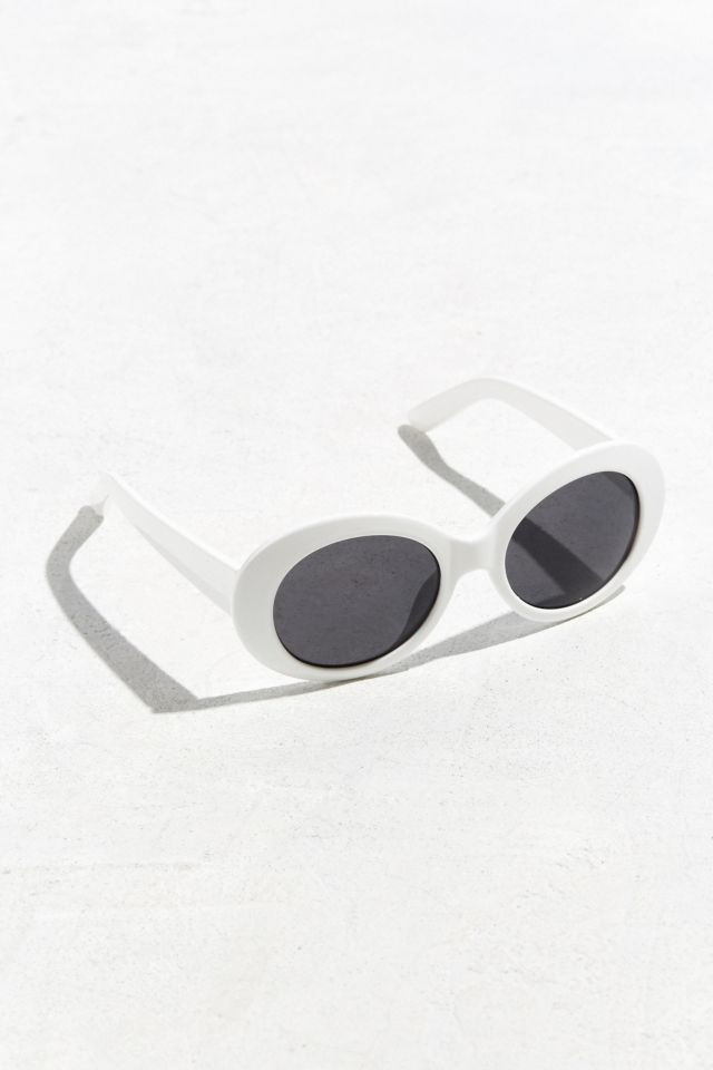 versterking Technologie Manifestatie UO White Plastic Oval Sunglasses | Urban Outfitters
