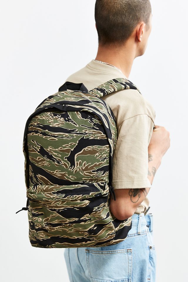 UO Camo Backpack | Urban Outfitters