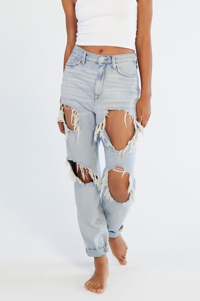 urban outfitters ripped mom jeans