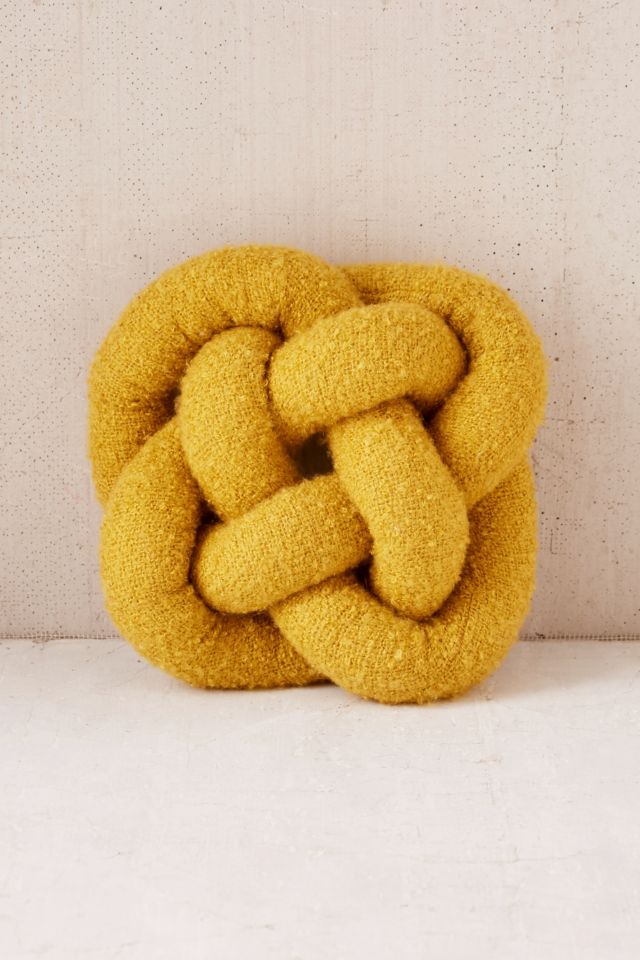 Cozy Knot Pillow #2