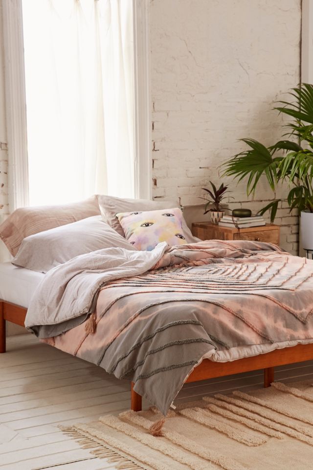 Paz Tufted Tie-Dye Bed Coverlet