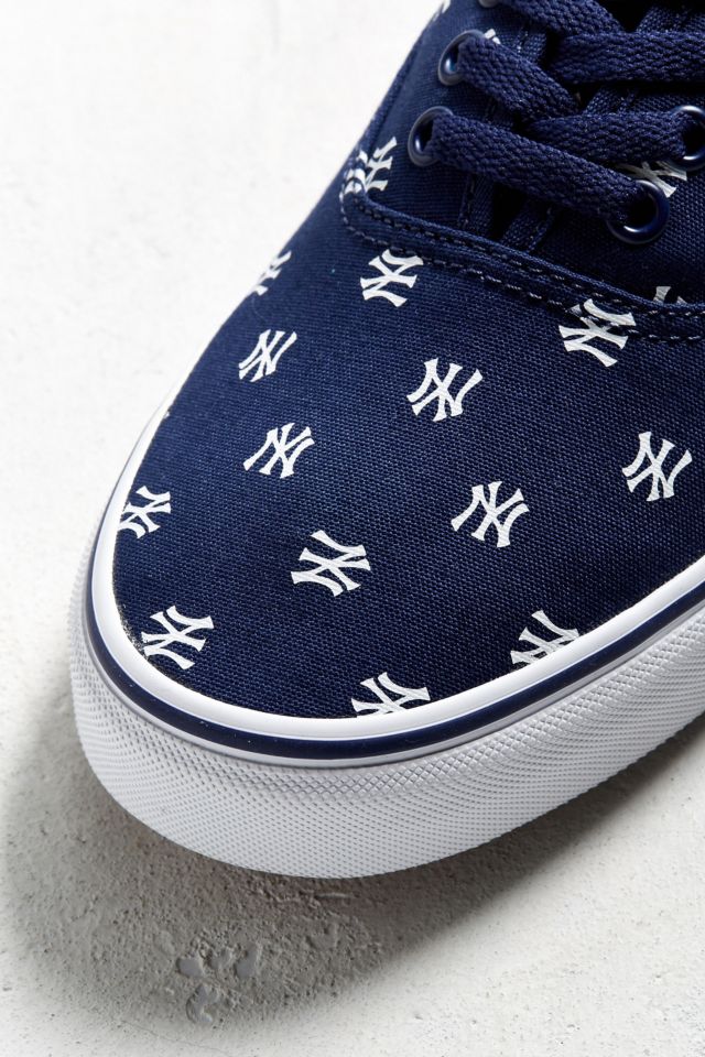 Vans MLB New York Yankees Authentic Sneaker #2