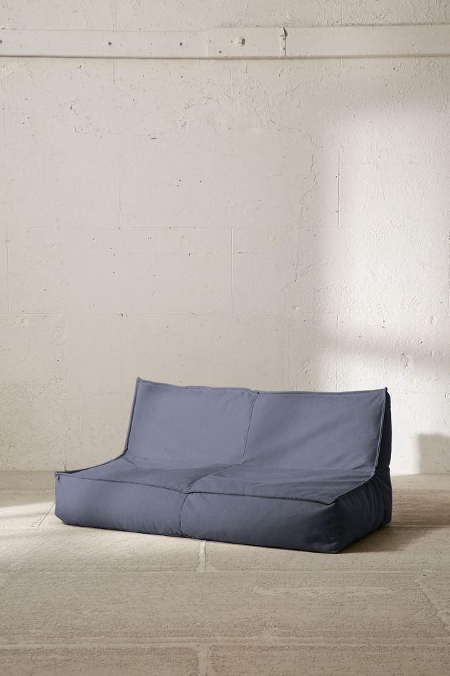 Mentaliteit Toegeven grind Lennon Loveseat Sofa | Urban Outfitters