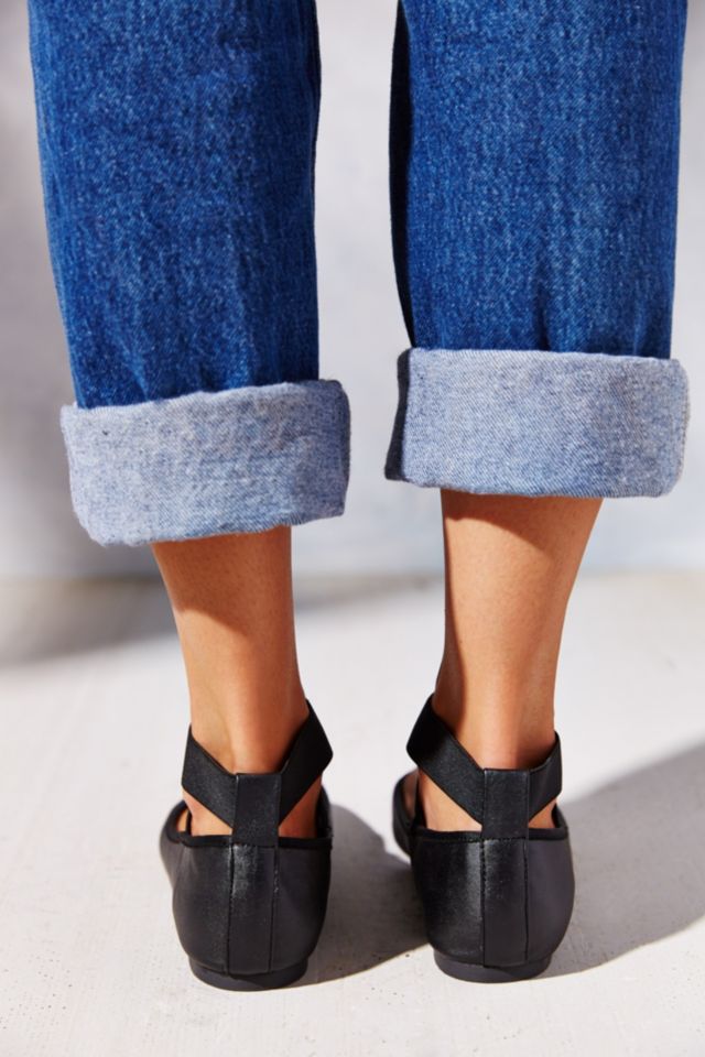 Kimchi Blue Elastic Cross-Strap Flat #5