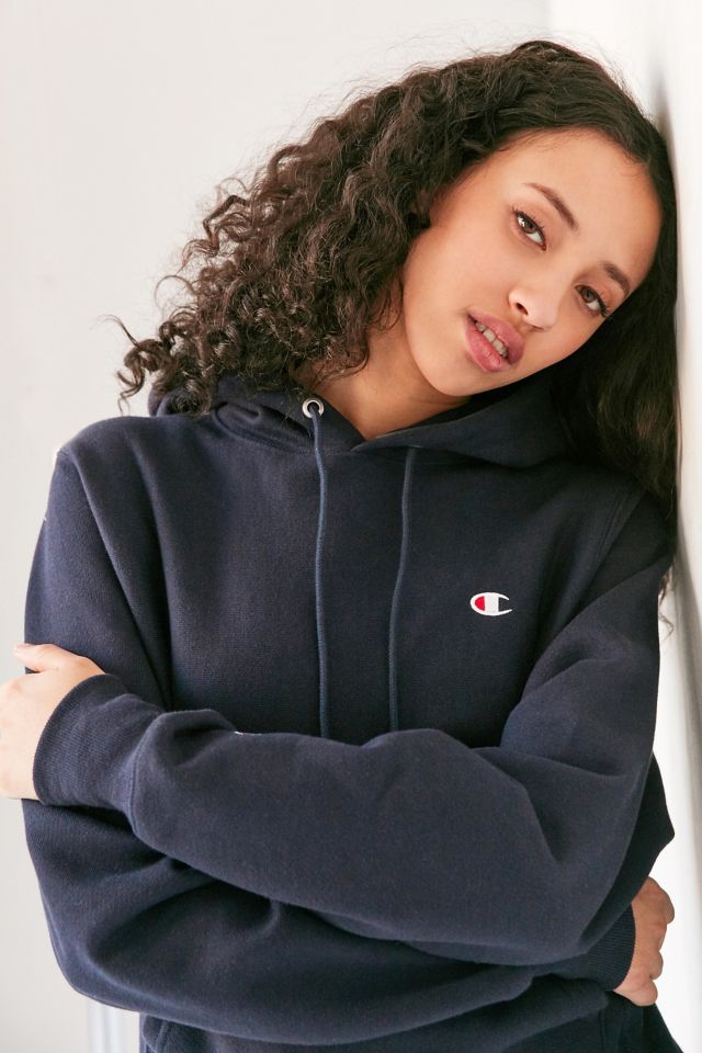 Black champion shop hoodie urban outfitters