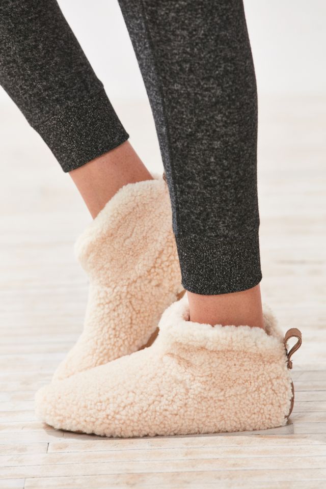 Ugg amary discount faux fur slippers