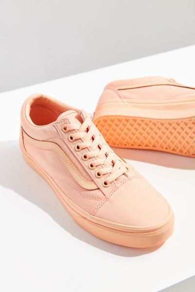 mono canvas vans