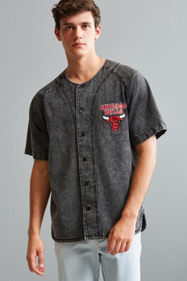 Starter Black Label + UO NBA Chicago Bulls Denim Baseball Shirt