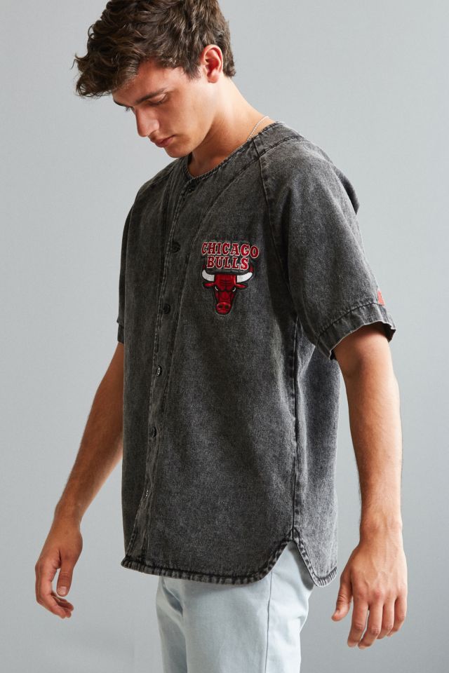 Starter Black Label + UO NBA Chicago Bulls Denim Baseball Shirt