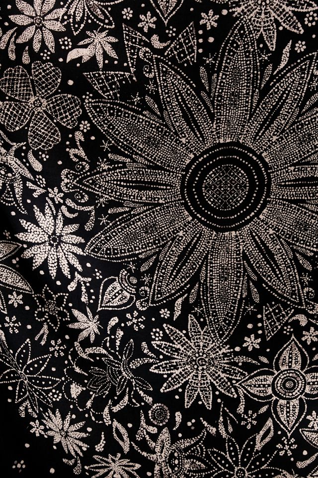 Ioana Daisy Medallion Tapestry #2