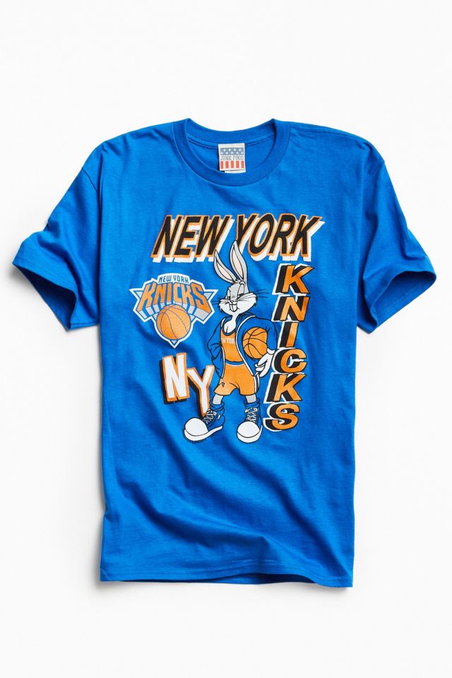 New York Knicks Looney Tunes Bugs Bunny Graphic T-Shirt - Mens
