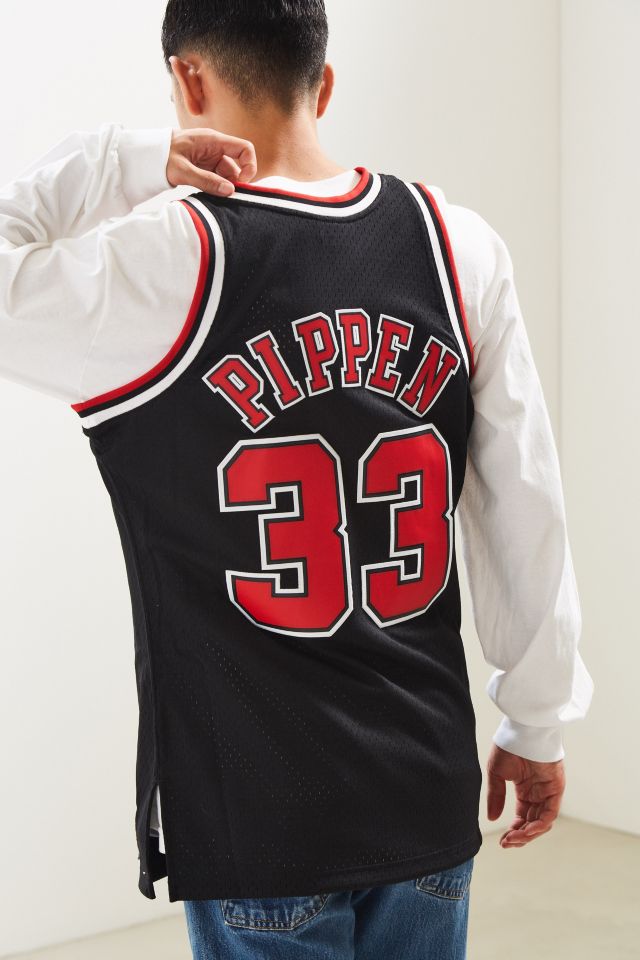 Mitchell & Ness Chicago Bulls Scottie Pippen ’97 – ’98 Basketball Jersey #4
