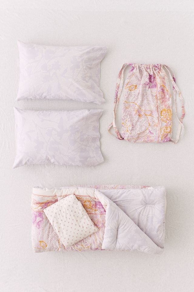 Taliah Mixed Floral Reversible Comforter Snooze Set Urban Outfitters