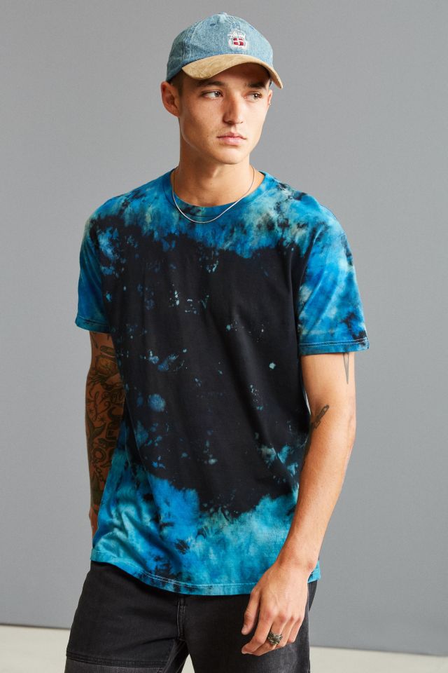 UO Two Tone Crystal Dye Tee | Urban Outfitters