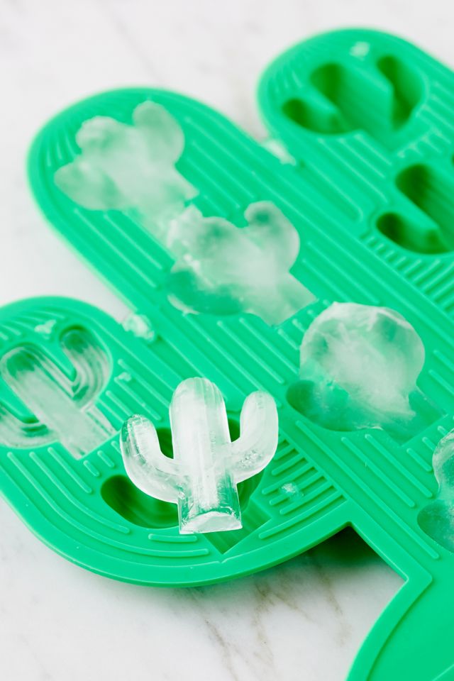 Sunnylife Cactus Ice Cube Tray Set | Urban Outfitters
