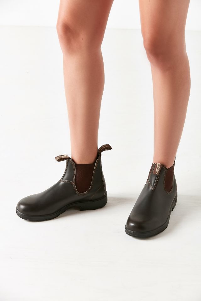 Urban hotsell outfitters blundstone