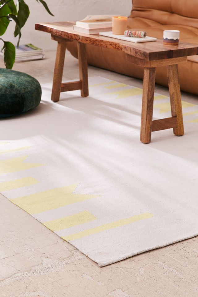 Nero Woven Geo Rug | Urban Outfitters