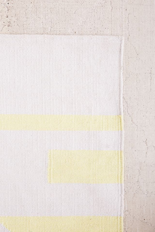 Nero Woven Geo Rug | Urban Outfitters