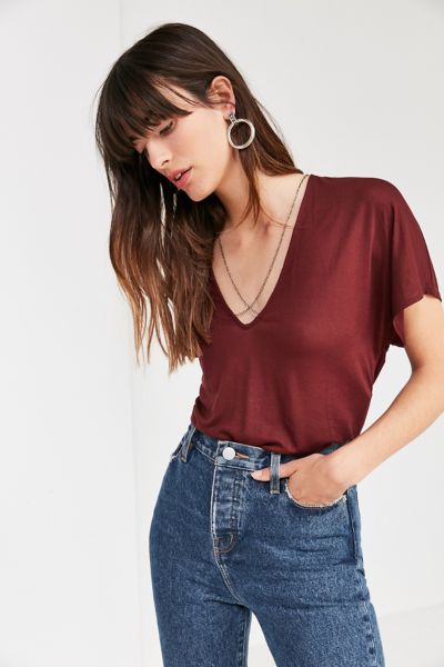 Silence + Noise Gia Chain Front Tee | Urban Outfitters