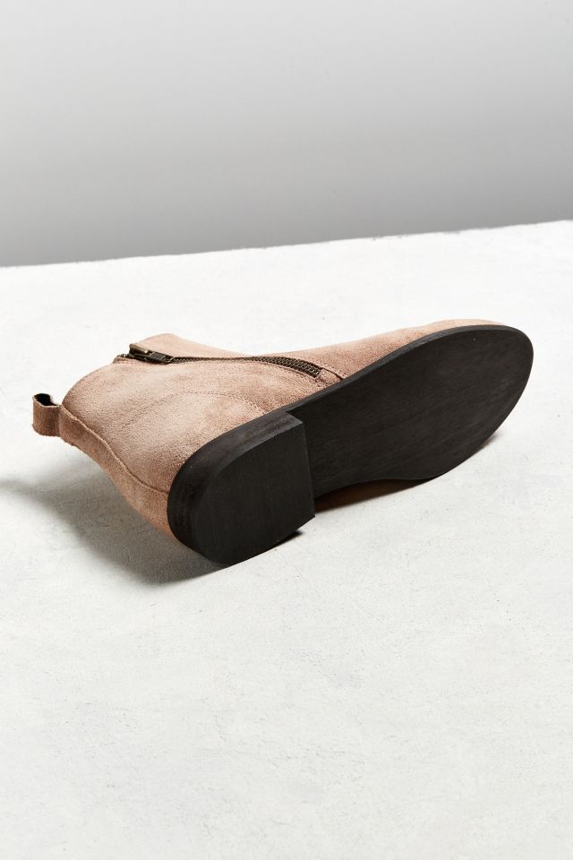 uo remy chelsea boot