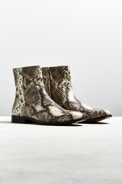 UO Western Snake Chelsea Boot | Urban Outfitters display picture 1