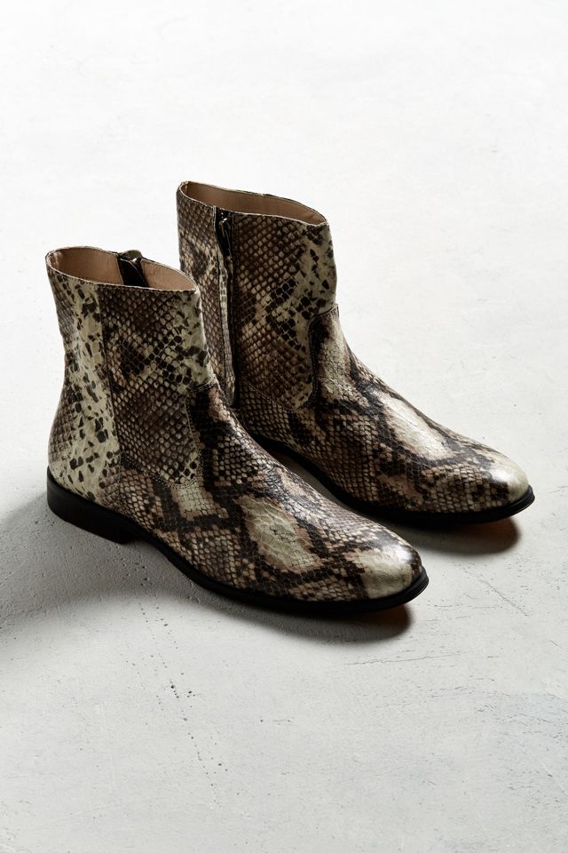 UO Western Snake Chelsea Boot | Urban Outfitters