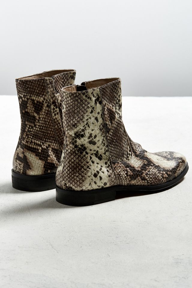 UO Western Snake Chelsea Boot | Urban Outfitters