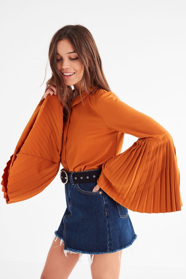 Jovonna London Tosca Pleated Bell Sleeve Top Urban Outfitters 5588