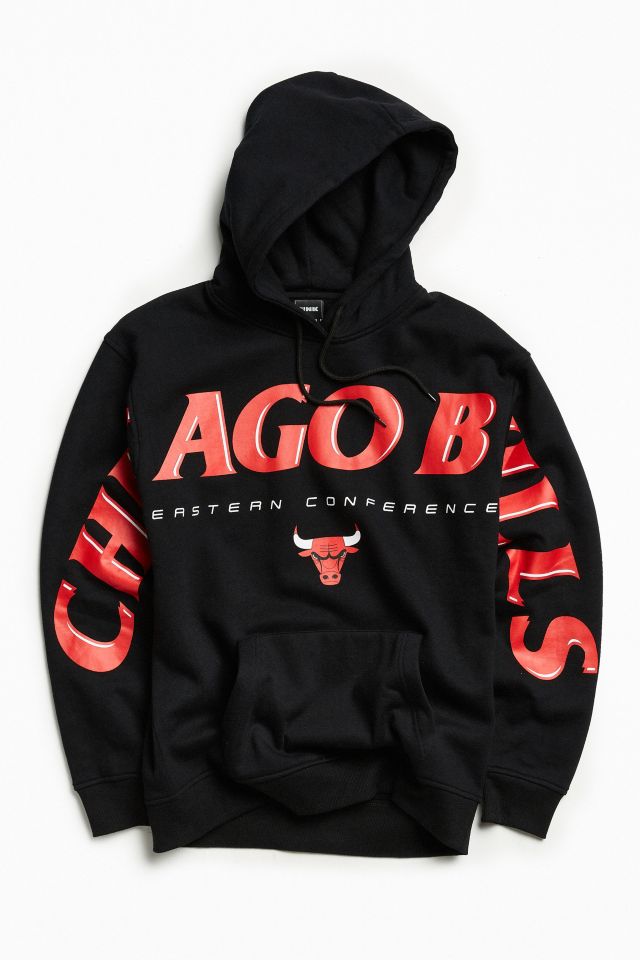 Urban deals Outfitters Chicago Bulls Hoodie