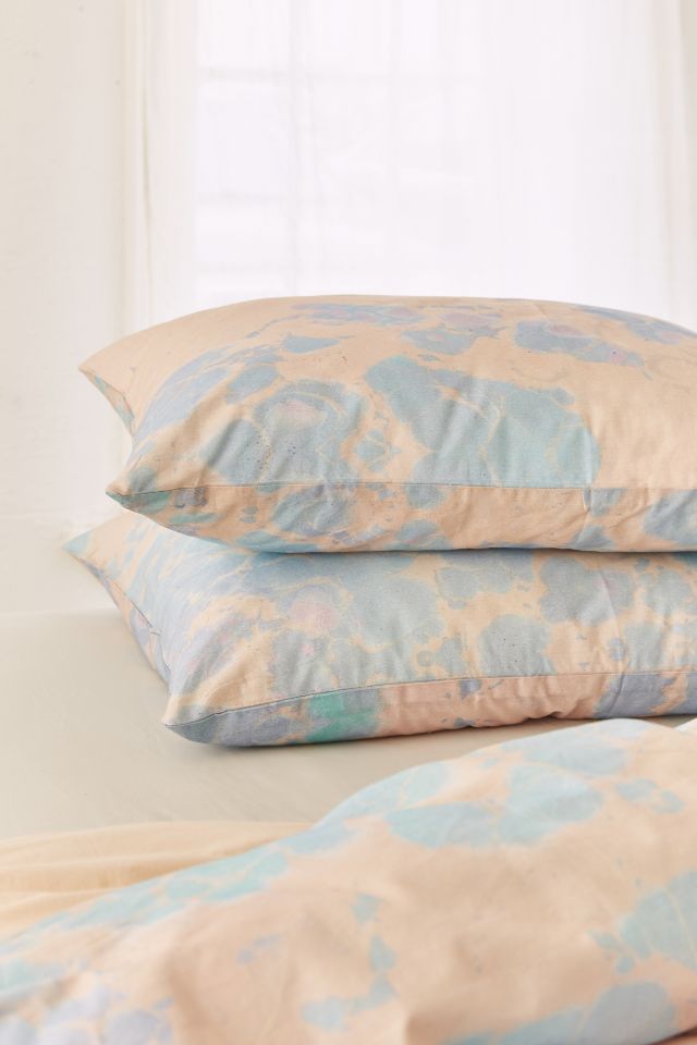 Concrete Cat X UO Marble Pillowcase Set