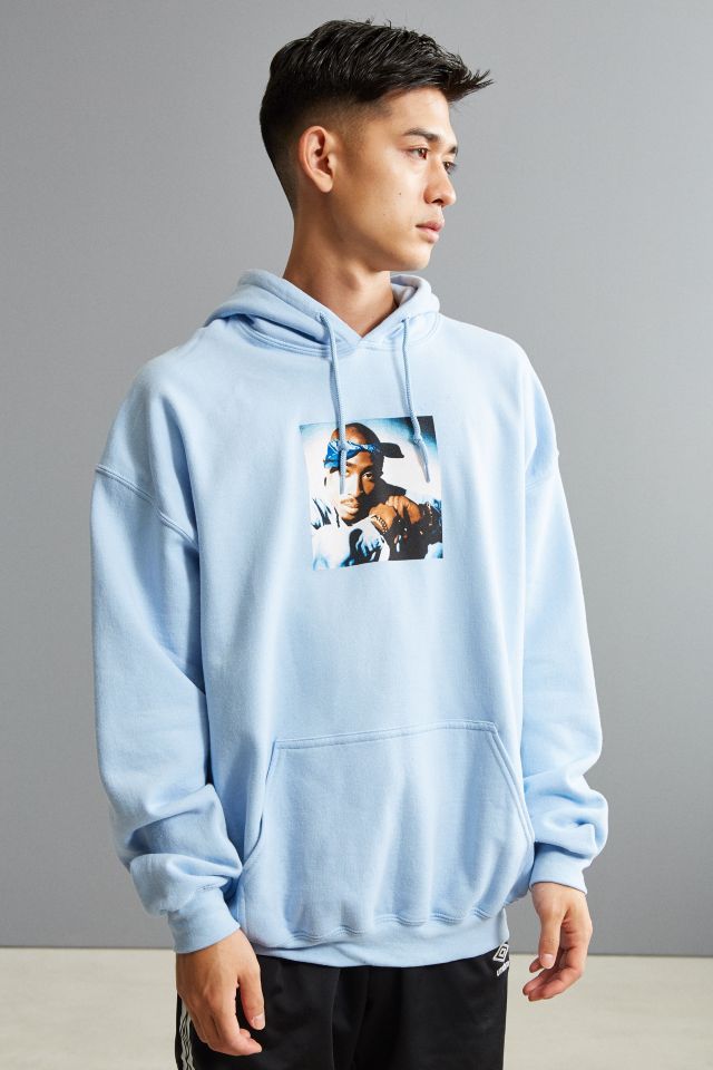 Tupac sweatshirt 2025 urban outfitters