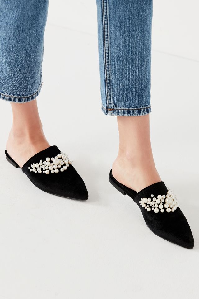 Sol Sana Grace Velvet Pearl Mule | Urban Outfitters