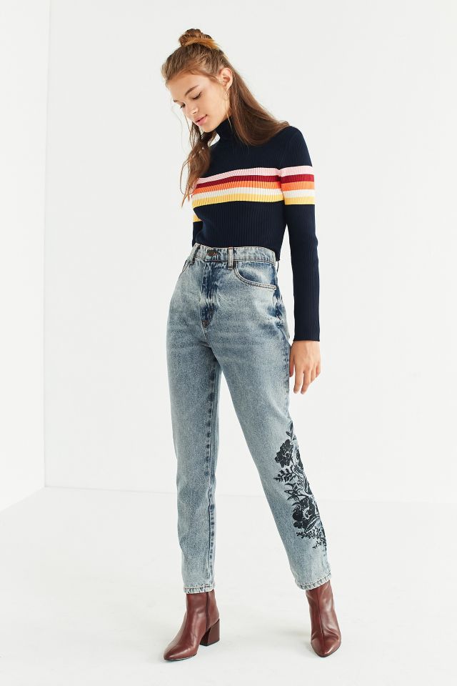Jeans de style Mom BDG - Fleurs brodées #1