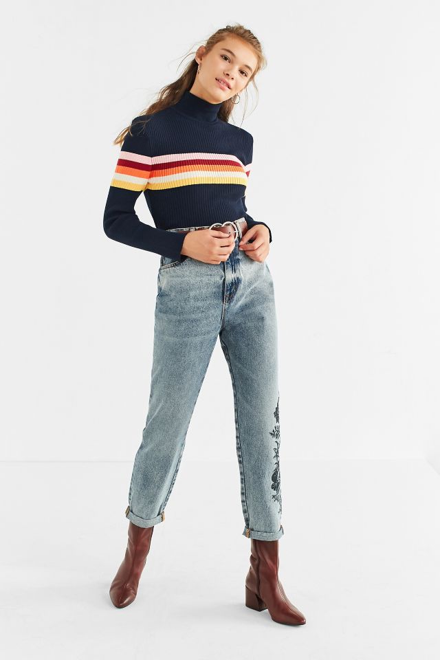 Jeans de style Mom BDG - Fleurs brodées #4