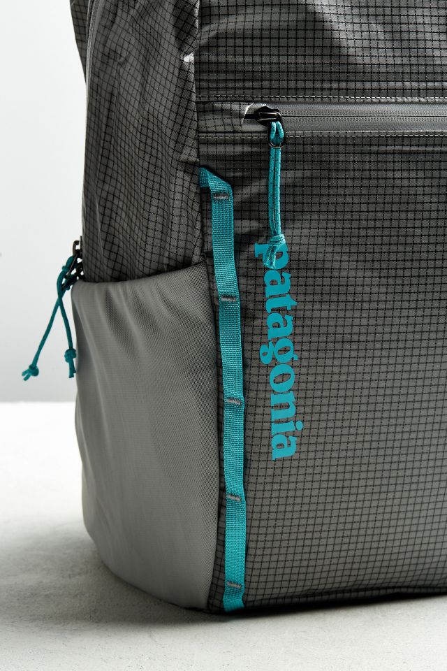 Lightweight black hole pack 26l hot sale