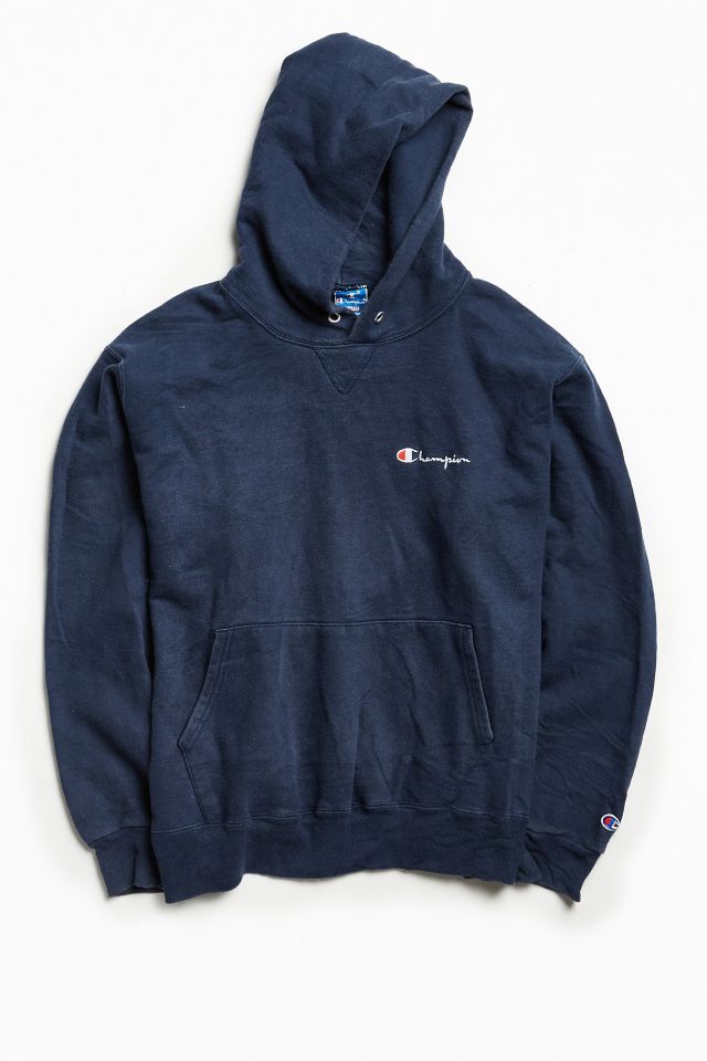 Personlig Apparatet Goodwill Vintage Champion Dark Blue Script Logo Hoodie Sweatshirt | Urban Outfitters