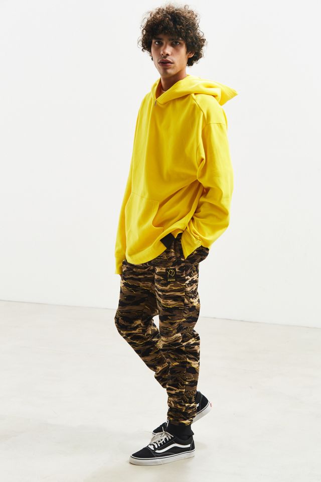 Puma XO The Weeknd Camo Pant | Urban Outfitters