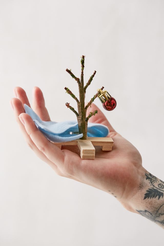 Peanuts Charlie Brown Tree Kit + Book #1