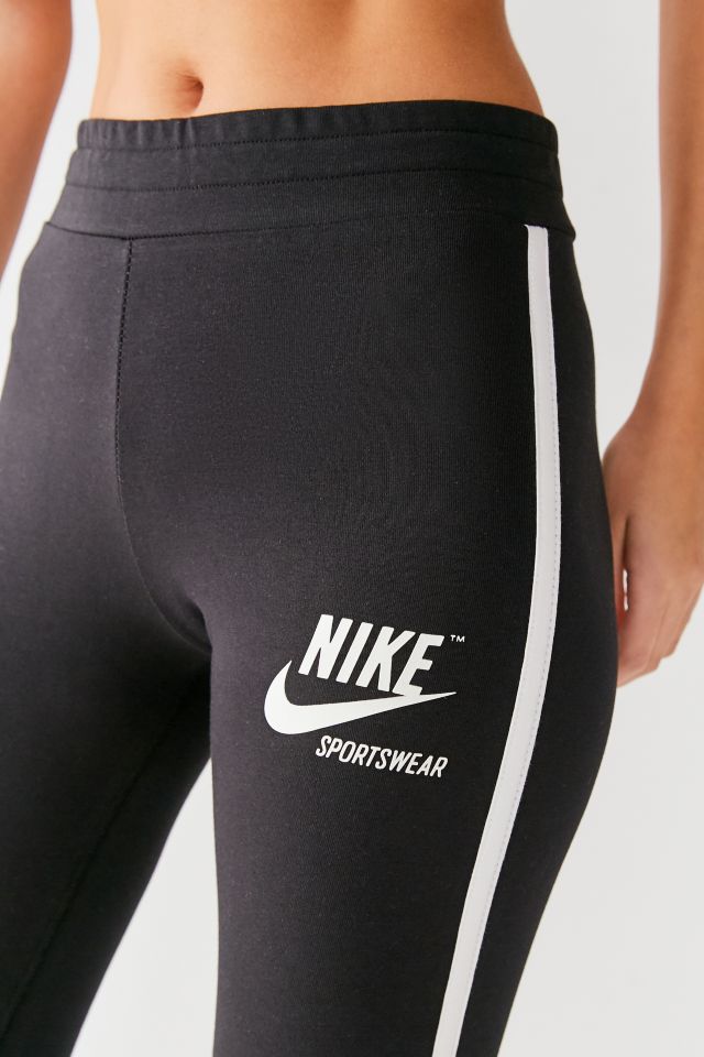 Nike Dolphin Hem Leggings