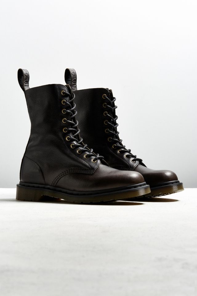 Dr martens black harvest sale