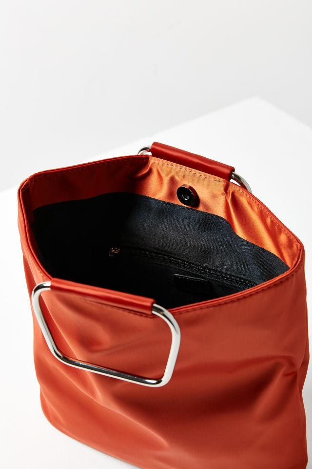 Pochette en satin à poignée anneau #3