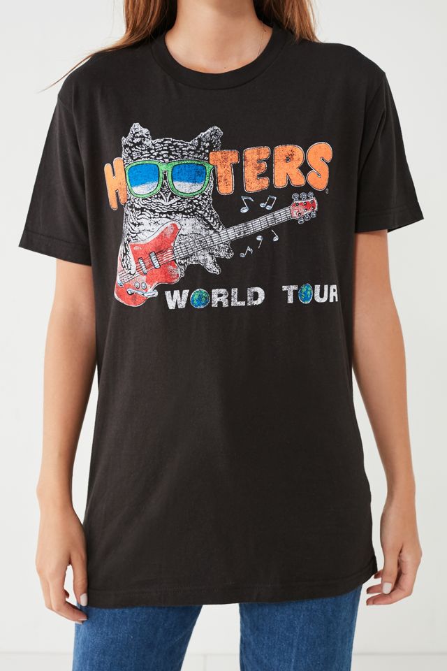 Hooters World Tour Tee | Urban Outfitters