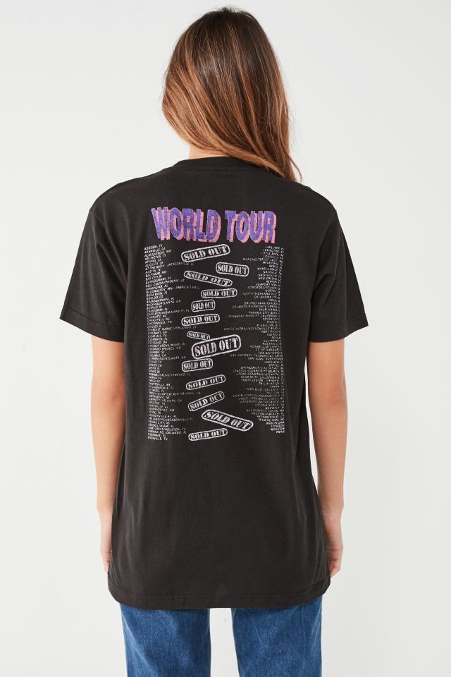 Hooters World Tour Tee | Urban Outfitters