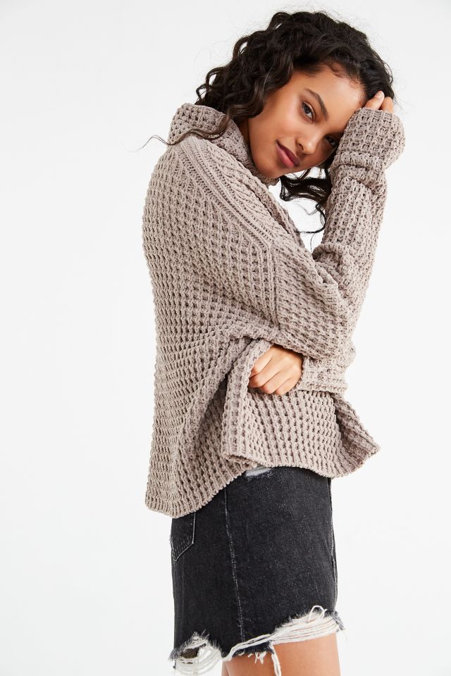 UO Waffle Knit Turtleneck Sweater #4