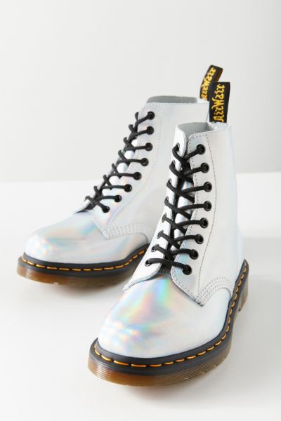 kreupel Wijzer Extreem belangrijk Dr. Martens Pascal Iced Metallic Silver Lazer Boot | Urban Outfitters