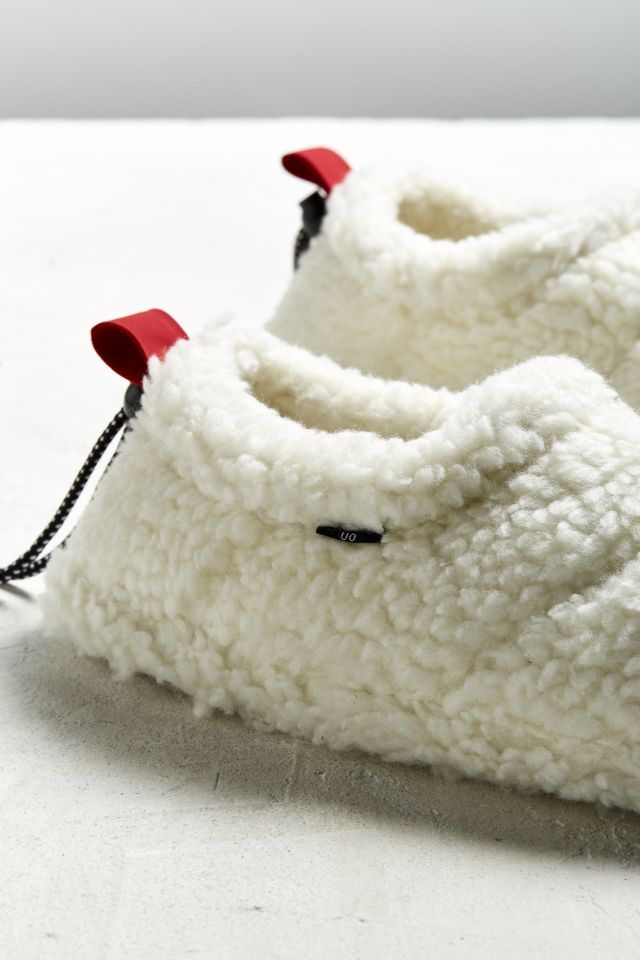 Urban outfitters sherpa slippers discount