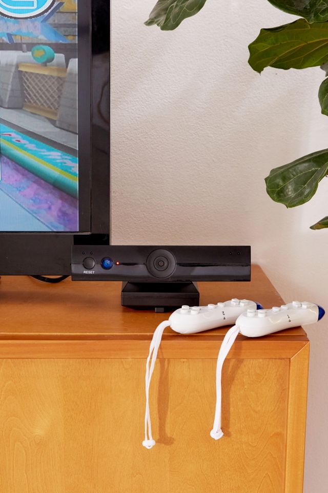 UO Motion-Activated Game Console