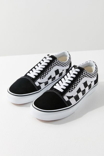 relæ blad tweet Vans Mix Checkerboard Old Skool Sneaker | Urban Outfitters